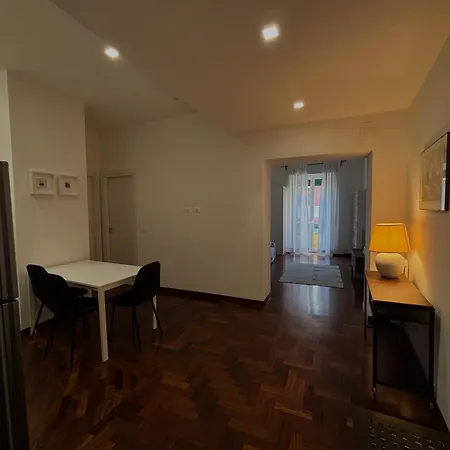 Apartman Lola Flat *